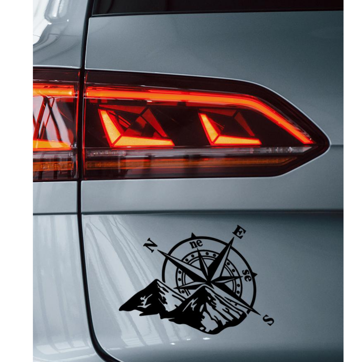 Sticker auto decorativ, busola cu munti