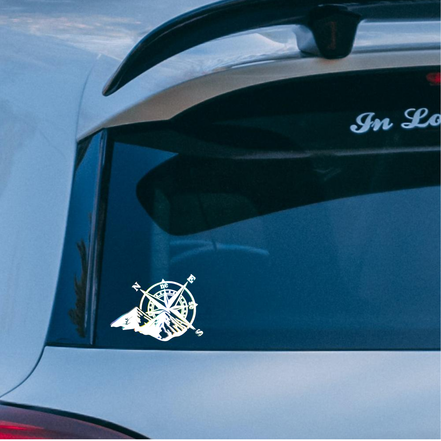 Sticker auto decorativ, busola cu munti