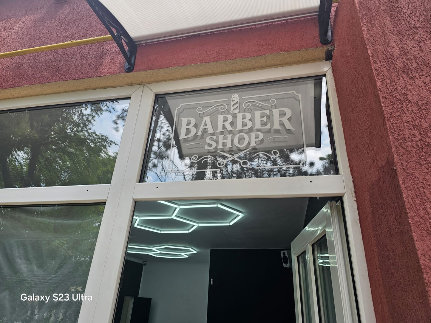 Sticker decorativ pentru vitrina salon frizerie, coafor, barber shop