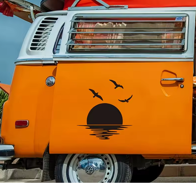 Sticker auto rezistent, rasarit de soare cu mare si pasari