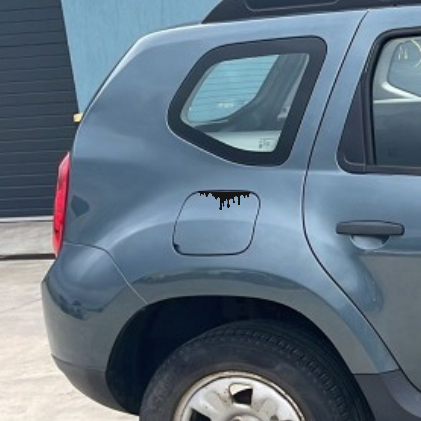 Sticker 2 stickere auto decorative, urme de sange