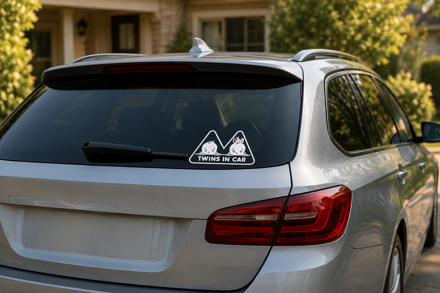 Sticker auto „Twins in Car” – Gemeni la bord, băiat și fată, 20cm