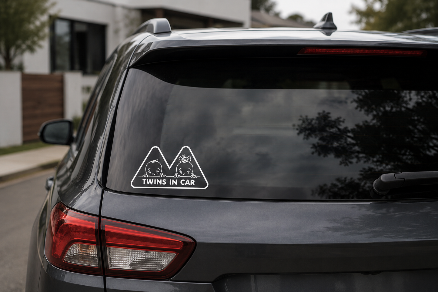 Sticker auto „Twins in Car” – Gemeni la bord, băiat și fată, 20cm