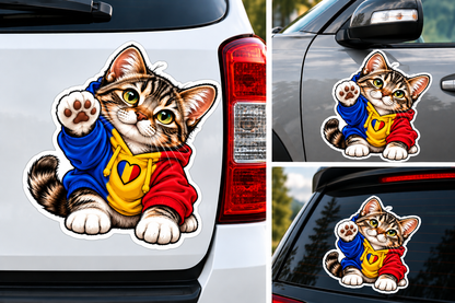 Sticker Pisicuță România – Hanorac Tricolor cu Inimă România
